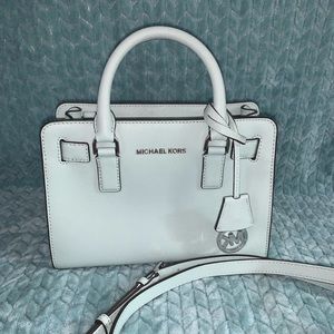 Micheal Kors Mint Green Cross Body Purse NWOT